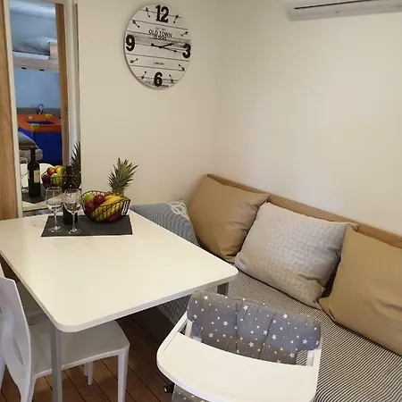 مكان تخييم Mobile Starfish Iv Camp Biograd بيوغْغاد نا موغو