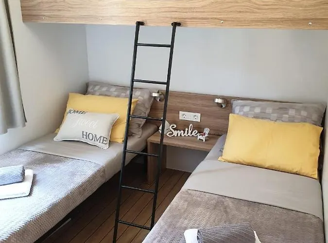 Mobile Starfish Iv Camp Biograd Кемпинг Биоград-на-Мору